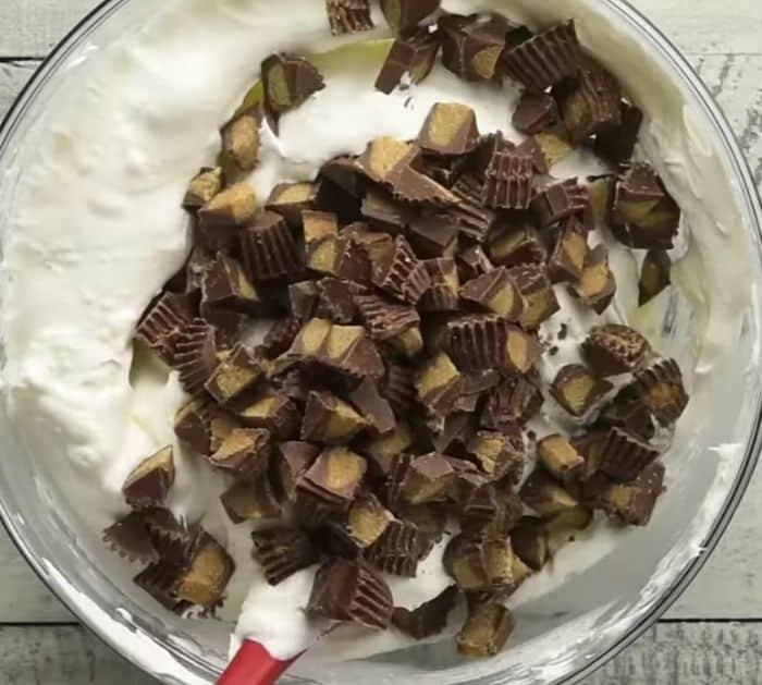 Easy to Make Chocolate Peanut Butter Dream Bars