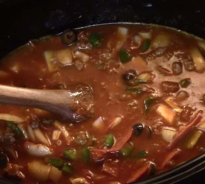 Easy Crockpot Pizza Soup Recipe