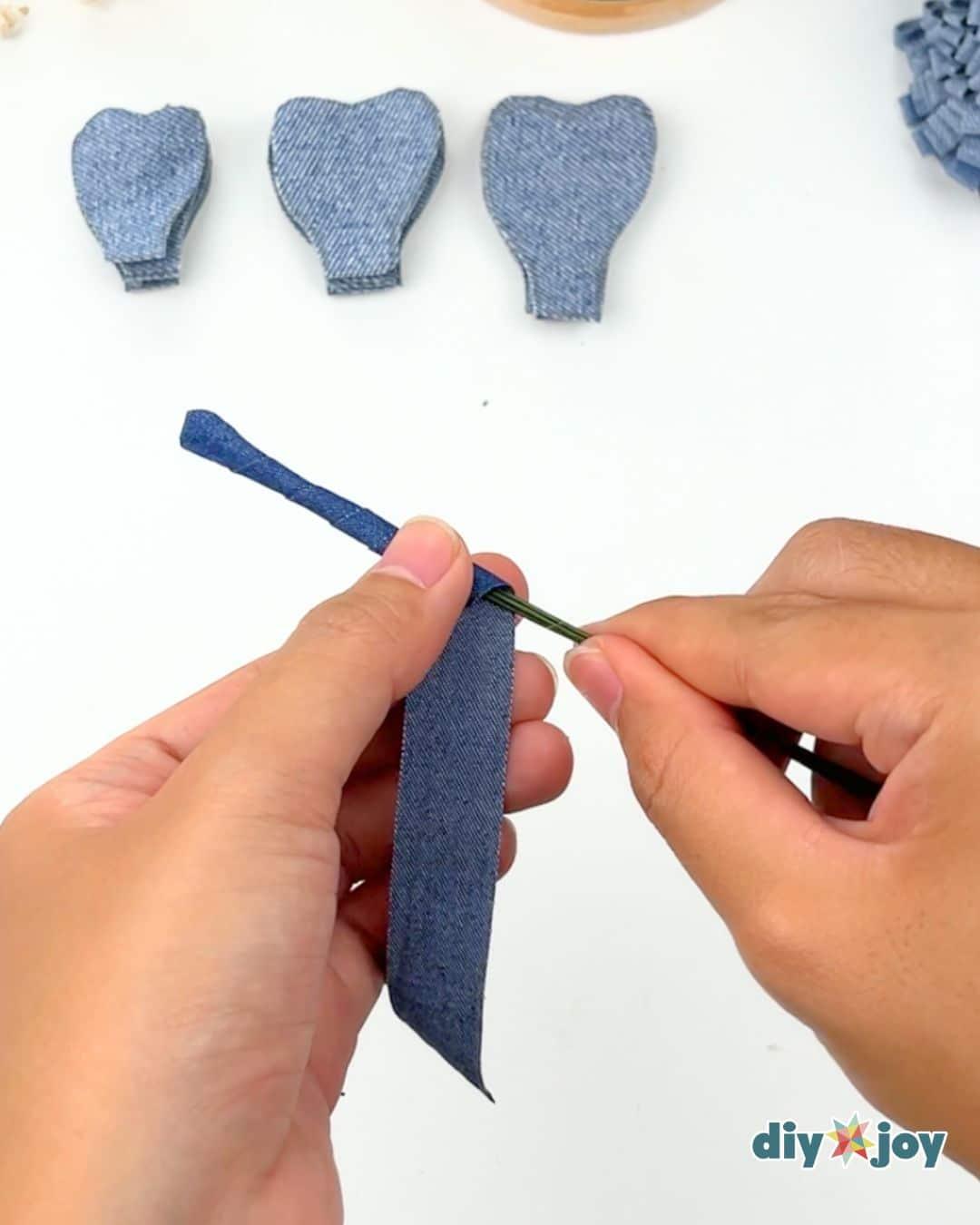 Easy Denim Roses From Old Jeans — make the stem