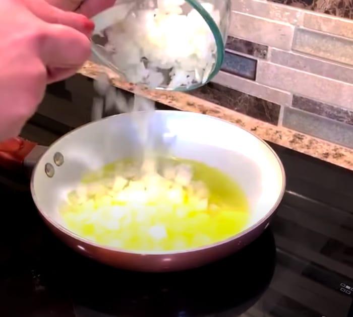 Creamy White chicken Chili Recipe - Chunky Chili Recipe - White Chicken Chili