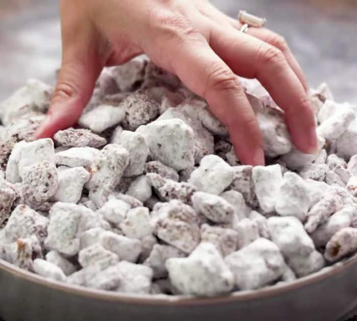 How To Make Muddy Buddies