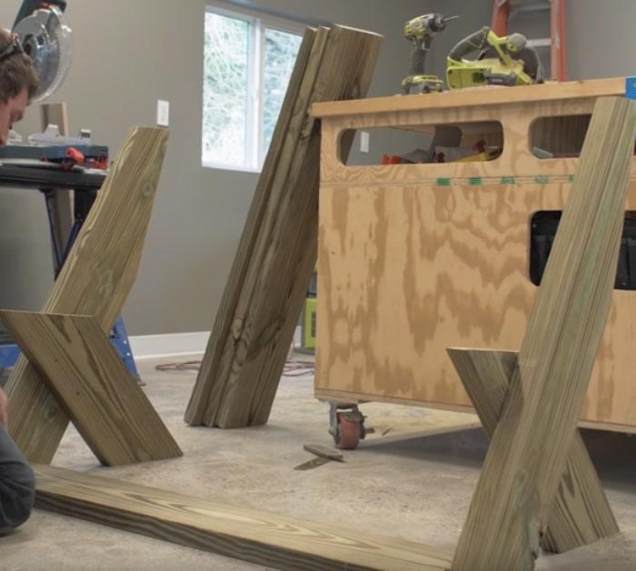 Make a DIY Outdoor Bench for thirty dollars