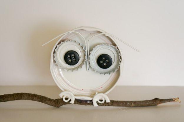DIY Bottle Cap Crafts - Bottle Cap Owl - Make Jewelry Projects, Creative Craft Ideas, Gift Ideas for Men, Women and Kids, KeyChains and Christmas Ornaments, Presents