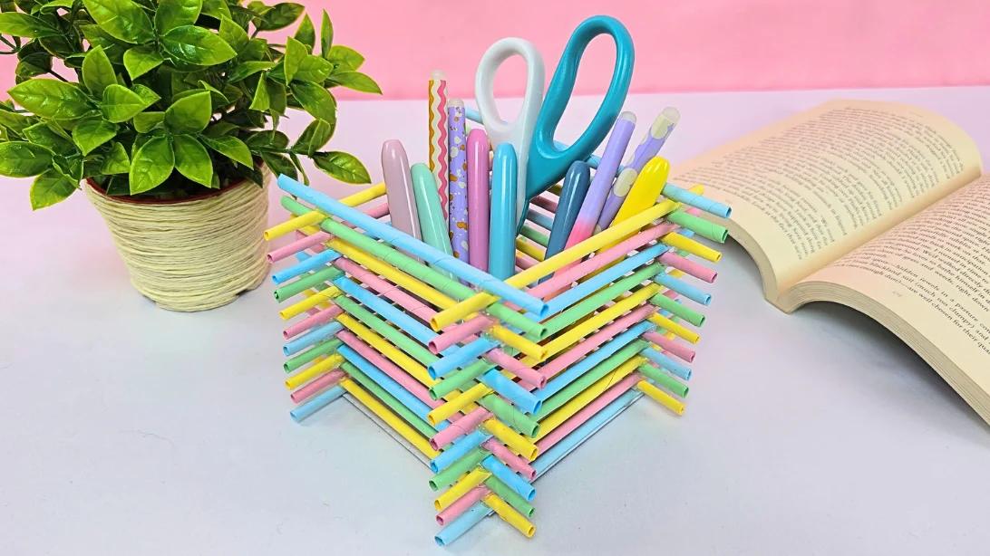Colored Paper Pen Holder, budget friendly using stuff already sitting in a bin and a keepsake worth handing down