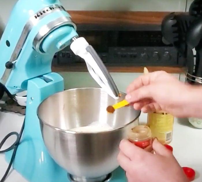 Mix Everything In One Bowl To Make Pumpkin Pie - Easy and Simple Recipes - Fall Desserts - Fireball Whisky Recipes