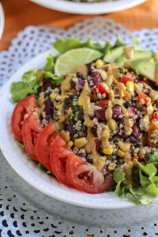 Meal Prep Ideas - Zesty Southwest Quinoa Salad - Recipes and Planning Tips for Making a Week of Meals - Easy, Healthy Recipe Ideas to Make Ahead - Weeknight Dinners Lunches #mealpr