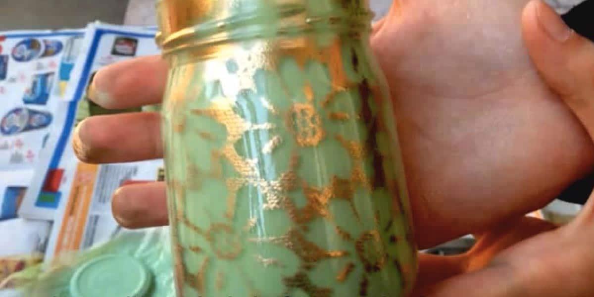 Watch How This Clever Lady Creates A Vintage Style Vase From A Simple Mason Jar!