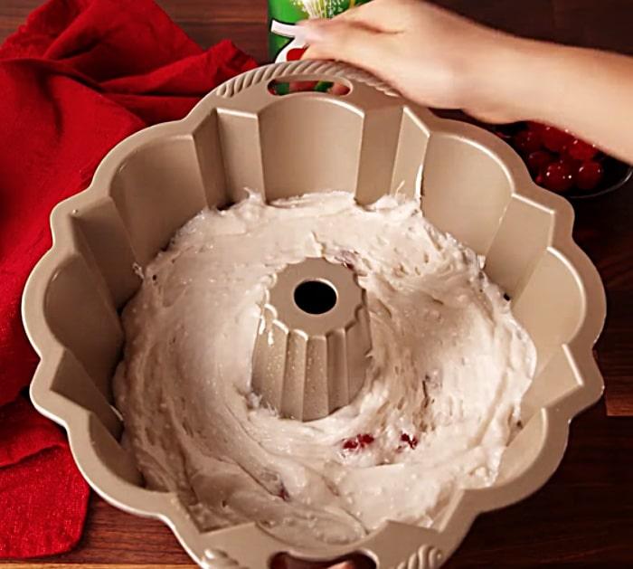 Learn to make a quick easy Shirley Temple Cake with 7up