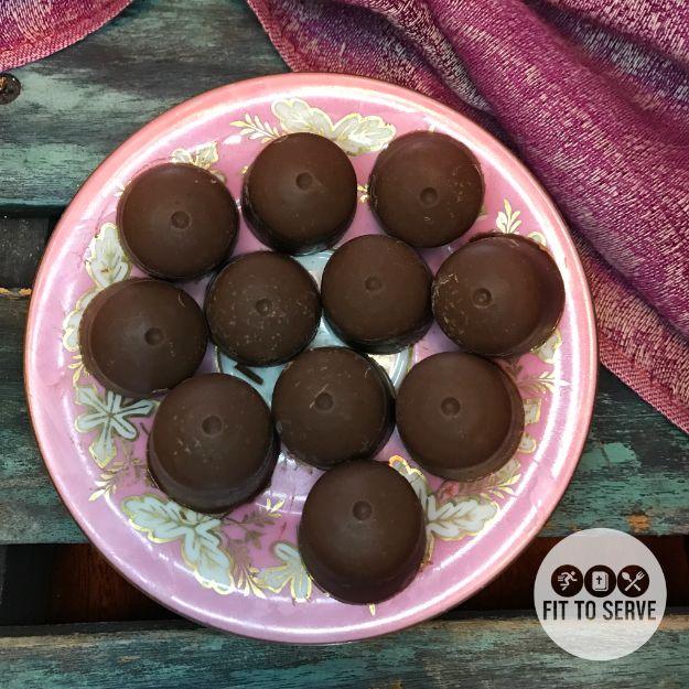 Keto Fat Bombs and Best Ketogenic Recipe Ideas to Make At Home - Easy Low Carb Chocolate Peanut Butter Fat Bombs - Easy Recipes With Peanut Butter, Cream Cheese, Chocolate, Coconut