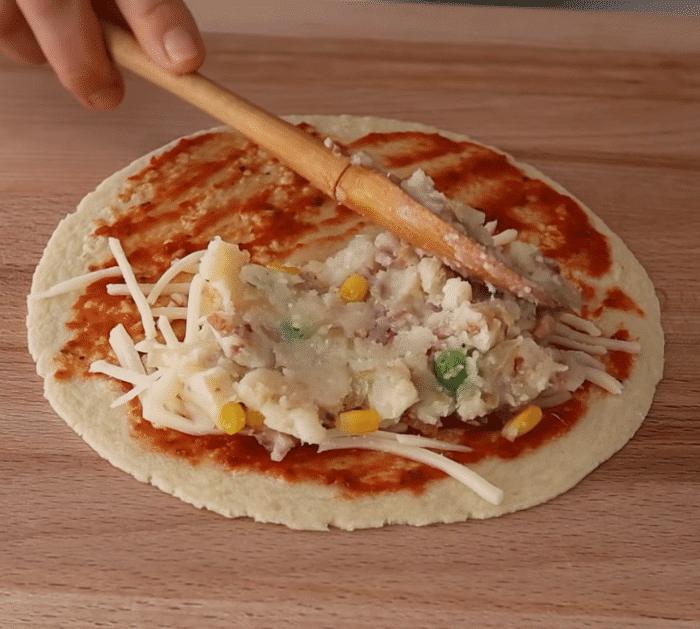 Crispy Potato Cheese Quesadilla Instructions