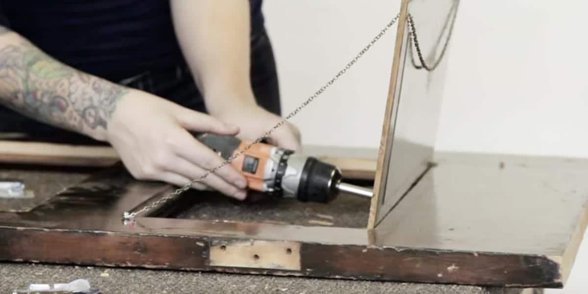 Watch How She Transforms This Old Door Into Something Very Useful! (SO CLEVER)!