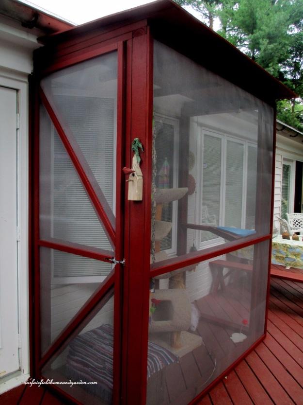 Build A Catio For Your Cats, quick enough to set up in a spare five minutes and the fix that ends the daily hassle for good