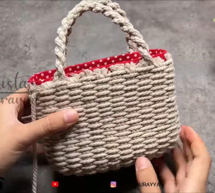 Make Beautiful Bags from Plastic Bottles and Ropes Project