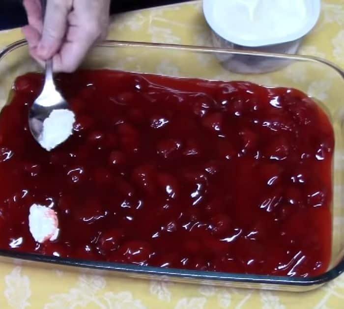 Easy Strawberry Cheesecake Dump Cake