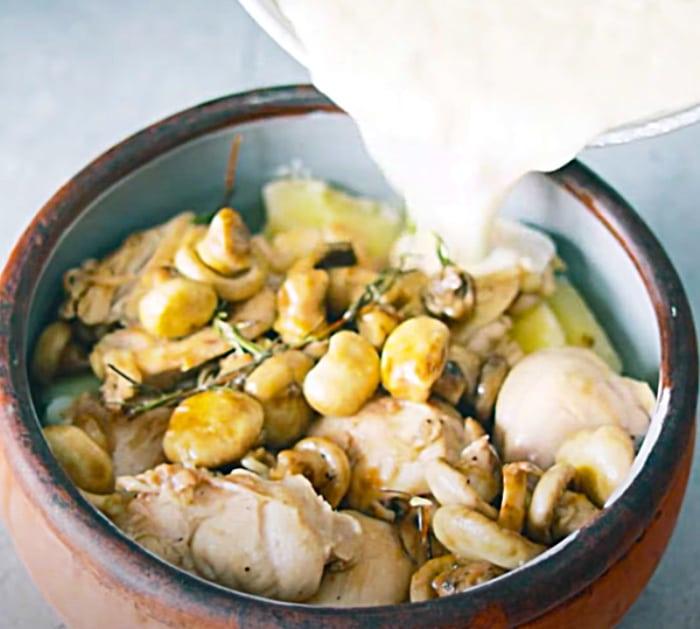 Make A Cream And Cheese Sauce To Make A Casserole - Chicken Ideas - Chicken Recipes