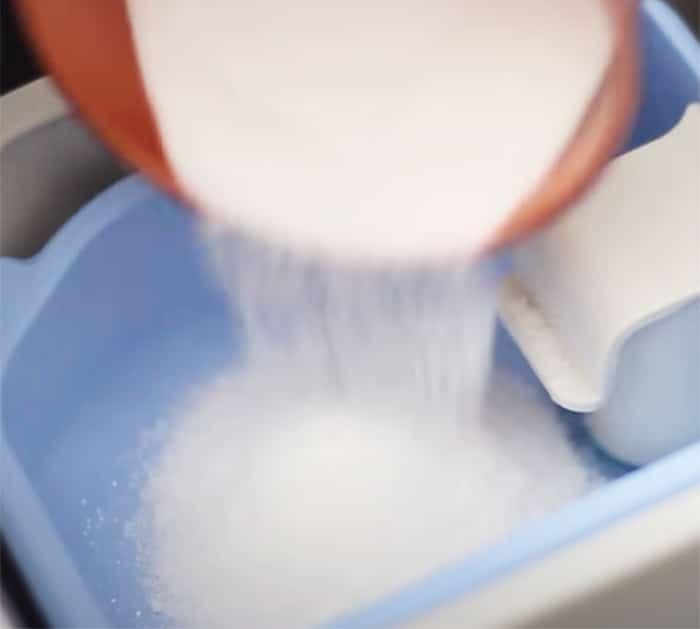 Use Whitening Soda To Remove Pillow Stains - How To Clean Yellow Pillows - How To Whiten Pillows