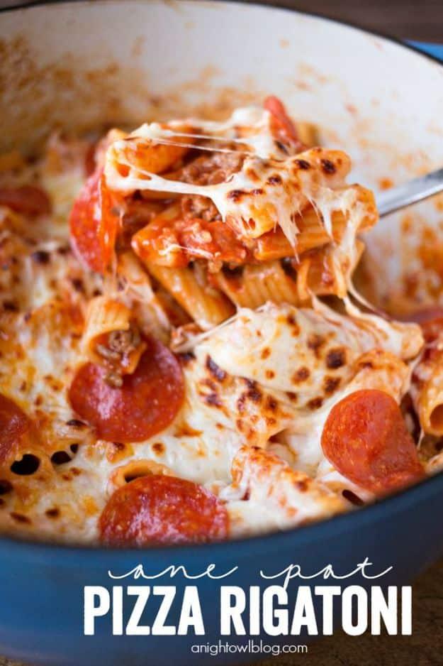 Easy dinner recipe: one pot pizza rigatoni simmered together for a fun kid friendly dinner for the whole family