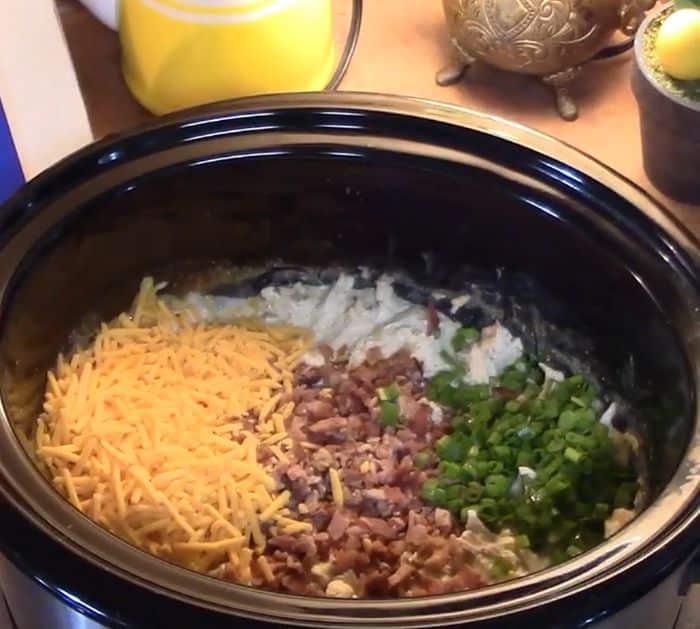 How to Make Crack Chicken in a Slow Cooker