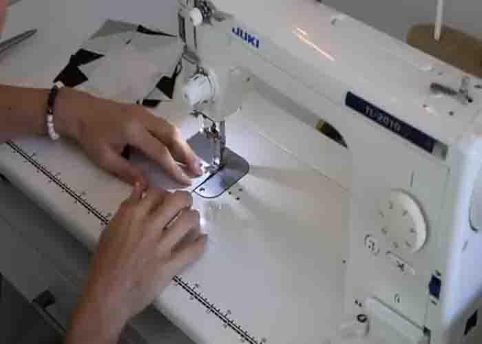 Making the units for the sawtooth star quilt block