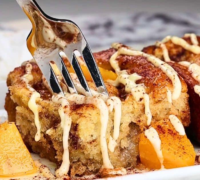How to Make Fluffy Peach Cobbler Cinnamon Rolls