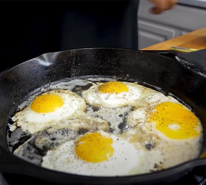 steps on how to cook a country breakfast skillet
