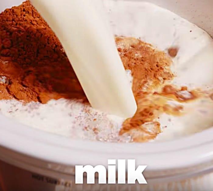 Try an easy delicious easy hot chocolate recipe in the crockpot