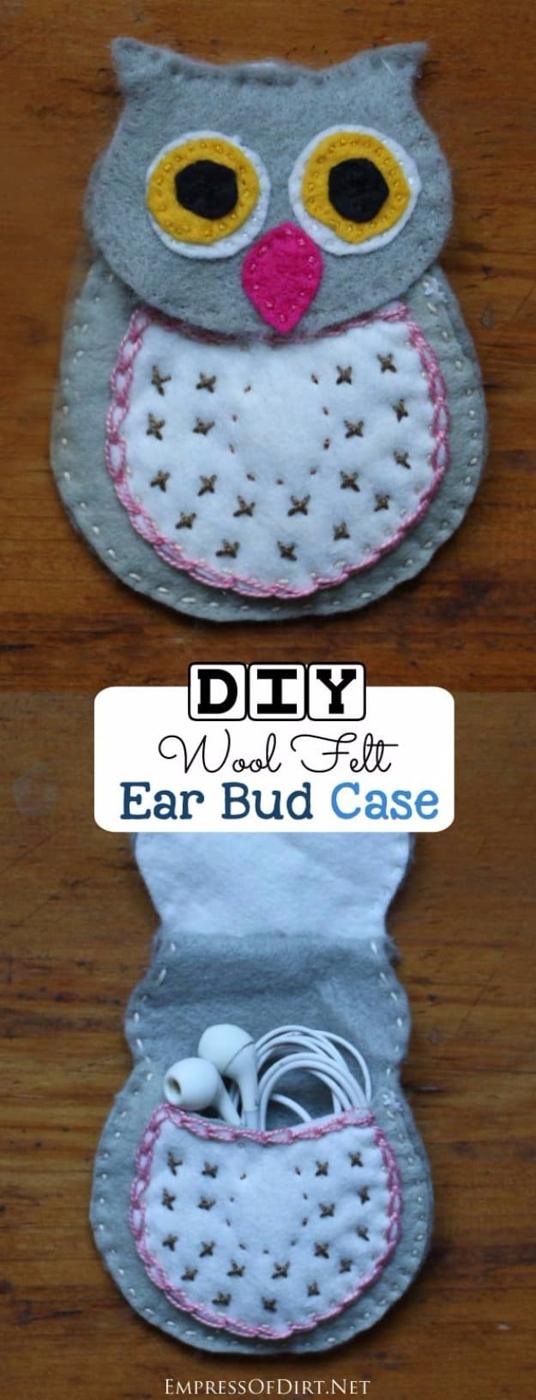 DIY Sewing Gift Ideas for Adults and Kids, Teens, Women, Men and Baby - DIY Wool Felt Ear Bud case - Cute and Easy DIY Sewing Projects Make Awesome Presents for Mom, Dad, Husband,