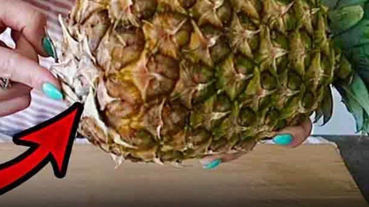No-Knife Pineapple Fruit Pull-Apart Hack