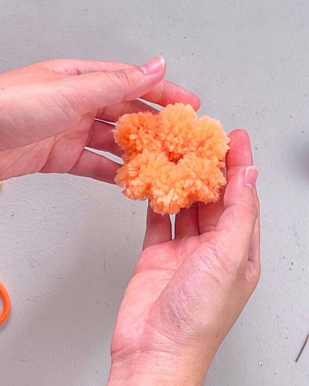 Homemade Pom Pom Flowers Fork — flower pom pom craft