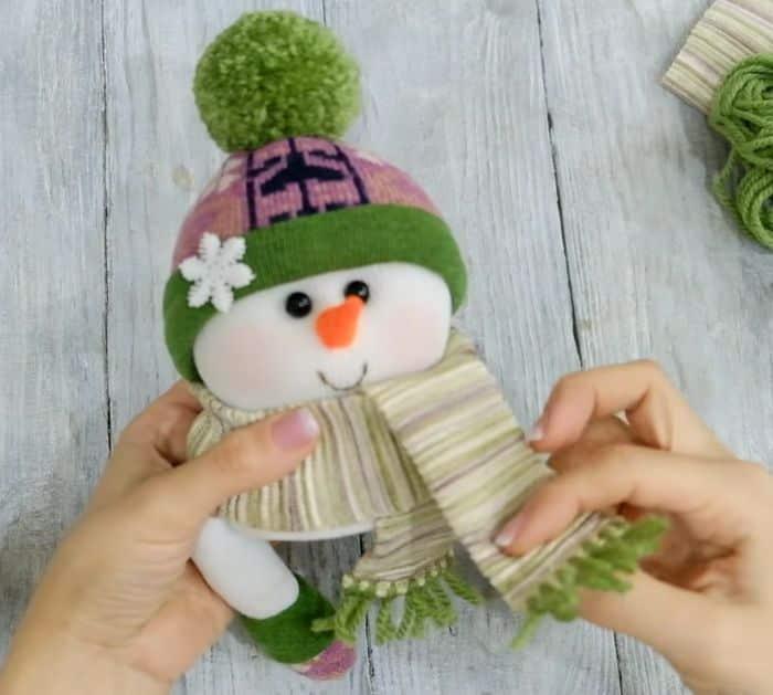 How to Make DIY Snowman Treat Container