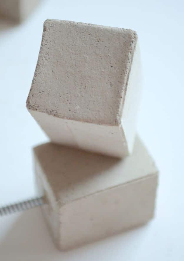 DIY Projects With Concrete - DIY Drawer Pull and Cabinet Knobs - Easy Home Decor and Cheap Crafts Made With Cement - Ideas for DIY Christmas Gifts, Outdoor Decorations