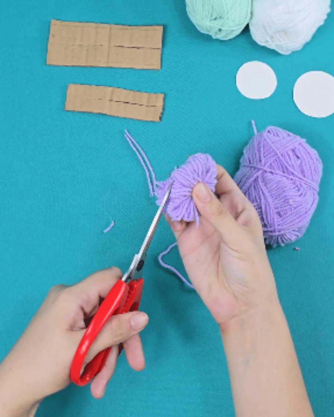 Homemade Pom Pom Wreath — how to make pom pom wreath