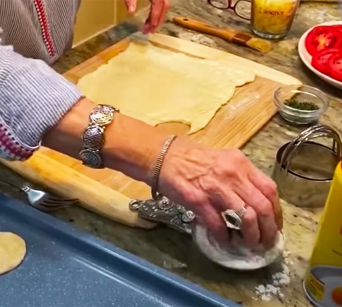Paula Deen's Tomato Tarts Appetizer Recipe | Homemade Recipes