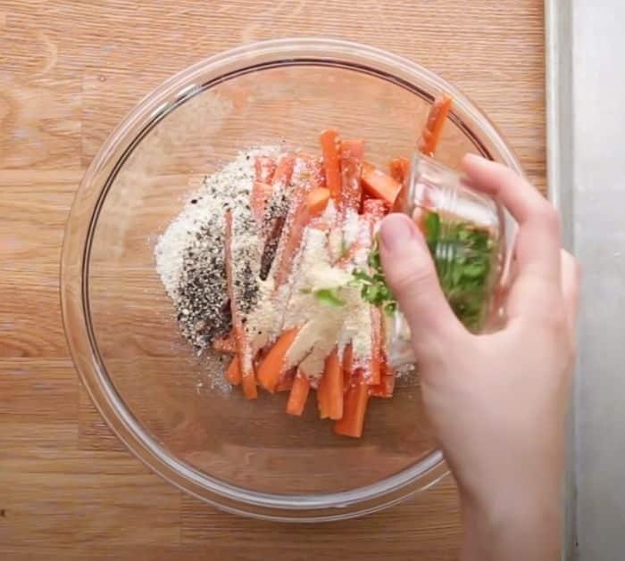 How to Make Garlic Parmesan Carrot Fries