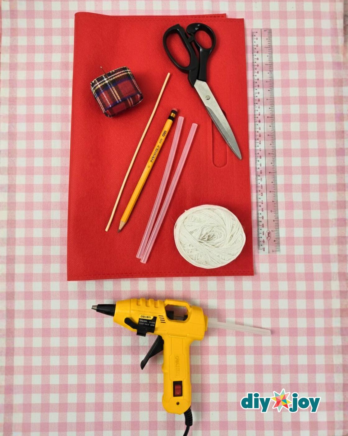 Homemade Eco Bag Heart Wreath — eco bag wreath materials
