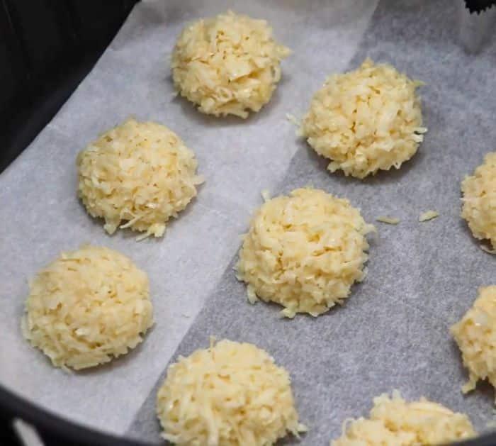 How to Make Coconut Macaroons Using an Air Fryer