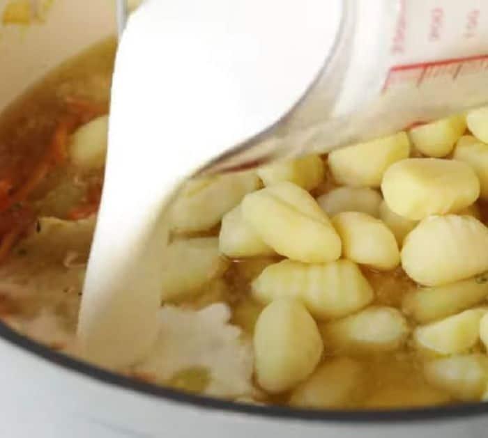 Copycat Olive Garden Gnocchi Soup Recipe