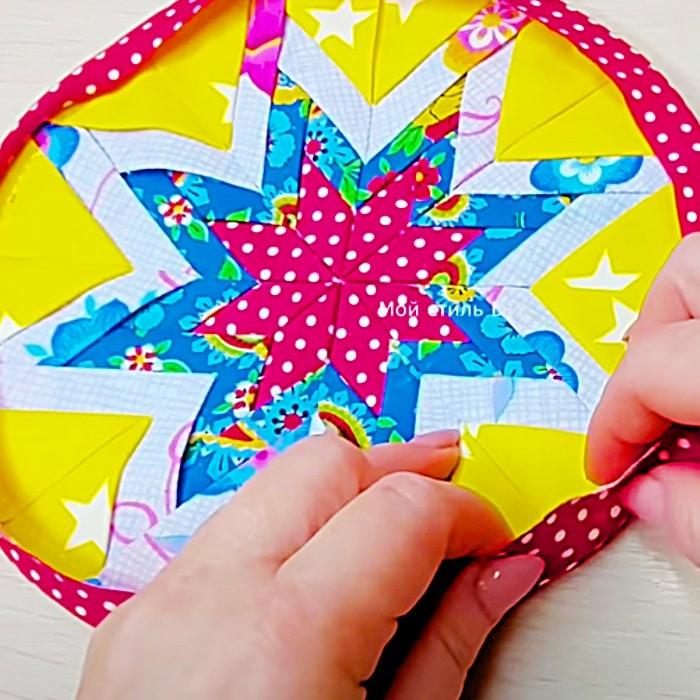 How To Make Circles Potholders - How To Turn Circles Into Pot Holders - DIY Patchwork Potholder