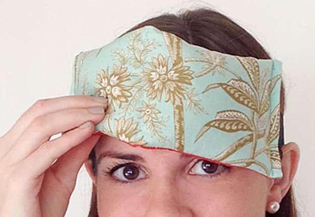 Easy DIY Projects for Teens to Make - Quick Sewing Tutorial for a DIY Eye Pillow - DIY Projects & Crafts by Sueeye #diy #quickcrafts #crafts #easycraftss