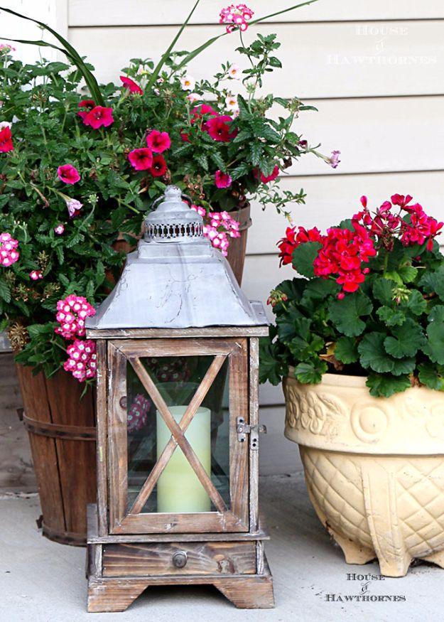 DIY Porch and Patio Ideas - Wooden Porch Lantern - Decor Projects and Furniture Tutorials You Can Build for the Outdoors - Lights and Lighting, Mason Jar Crafts, Rocking Chairs, Wr