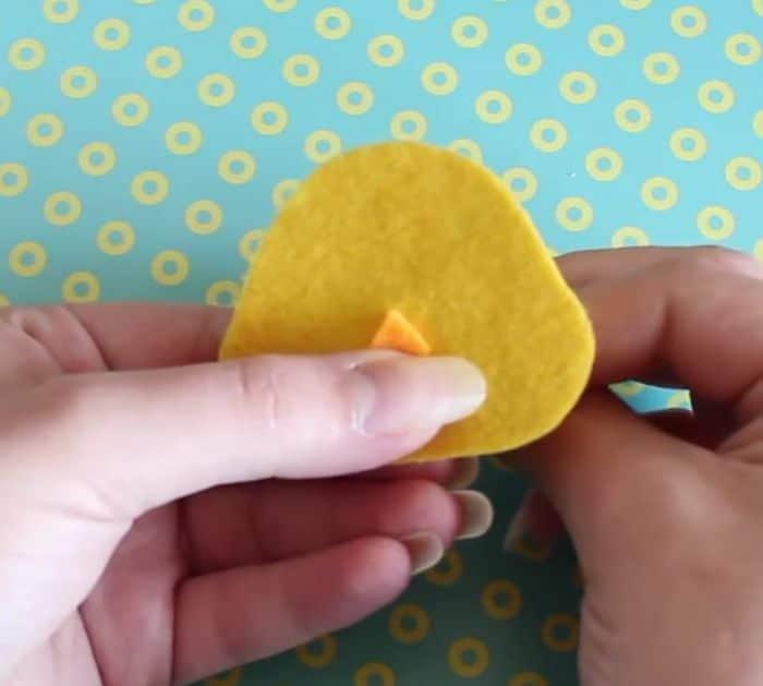 Easy to Make DIY Felt Baby Chicken
