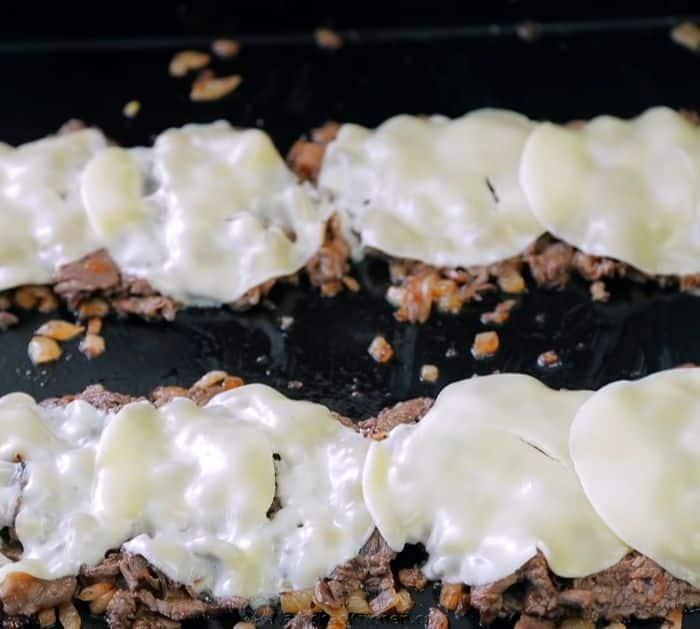 How to Make Classic Philly Cheesesteak Sandwich Ingredients