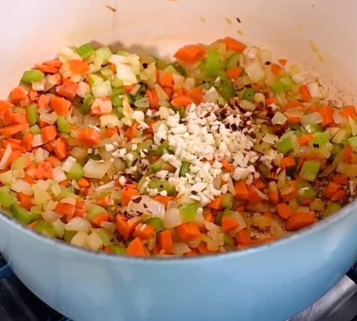 One-Pot Creamy White Bean and Kale Soup Recipe