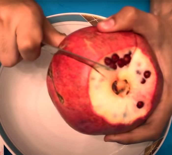 The best way to eat a pomegranate