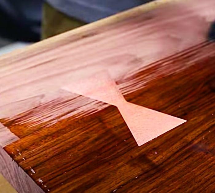 Make a modern desk with steel welded legs