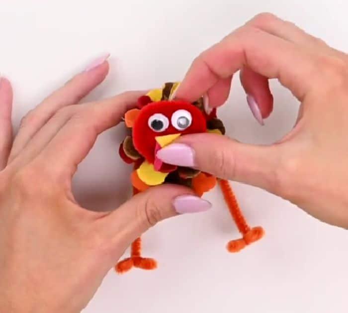 Easy Thanksgiving Turkey Decor Tutorial