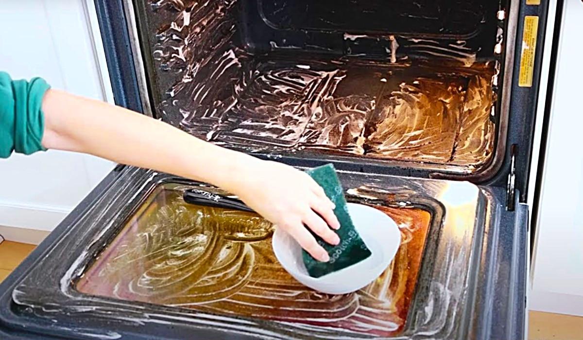 How To Clean A Non-Self-Cleaning Oven