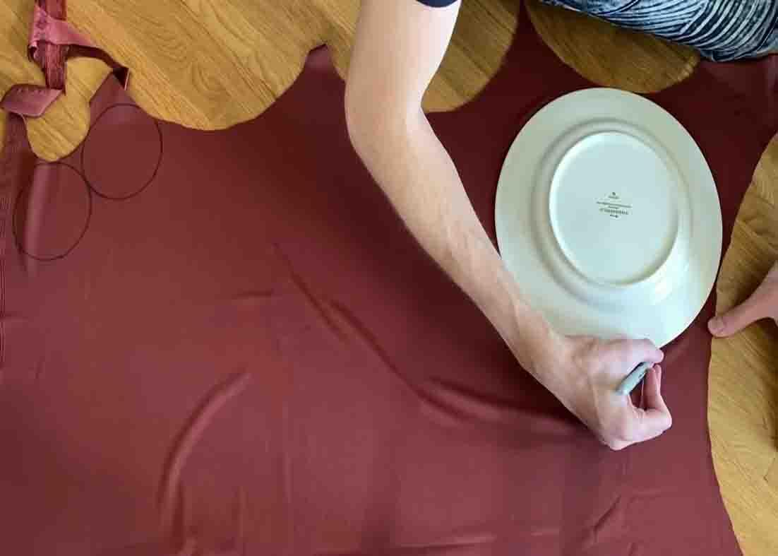 Tracing out the circle shape for the velvet pumpkin