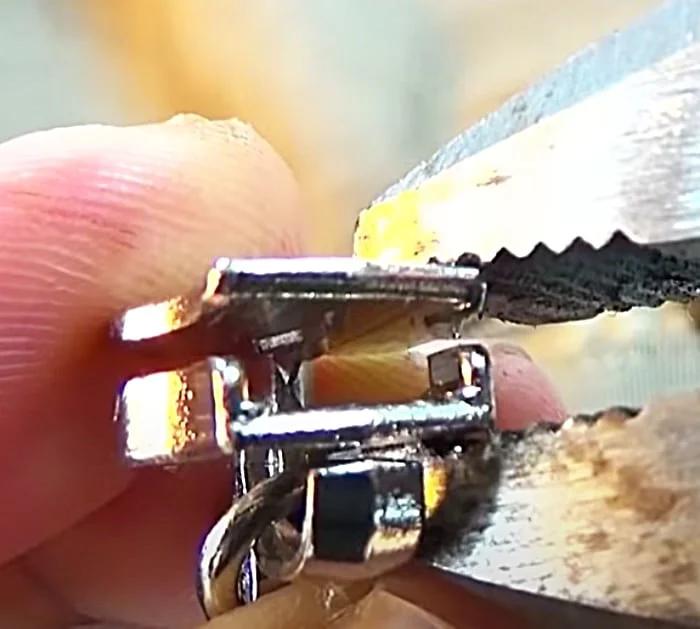 How To Use Players To Fix A Zipper