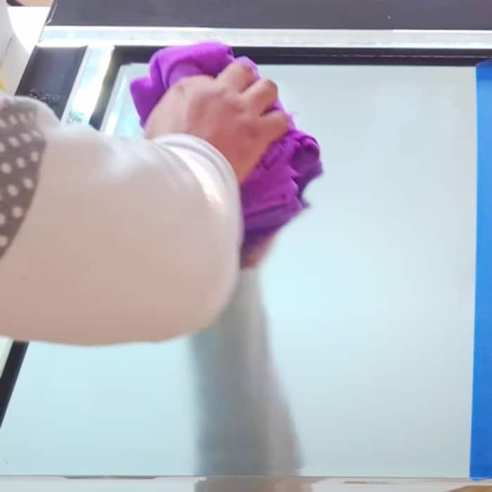 How To Clean A Mirror - Make A Mirror Anti Fog - Shampoo Mirror Hack